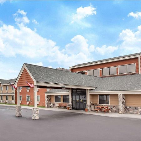 Americinn By Wyndham Calumet Extérieur photo