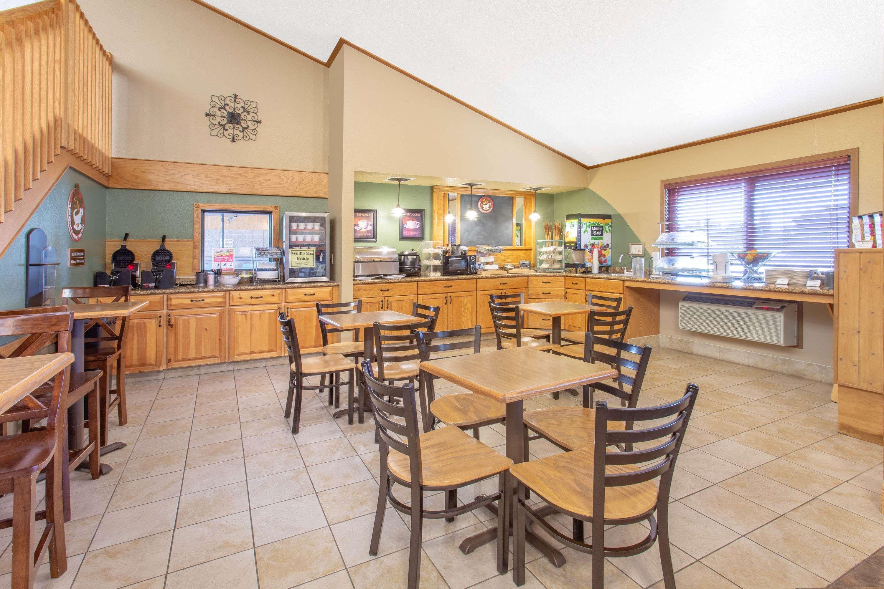 Americinn By Wyndham Calumet Extérieur photo