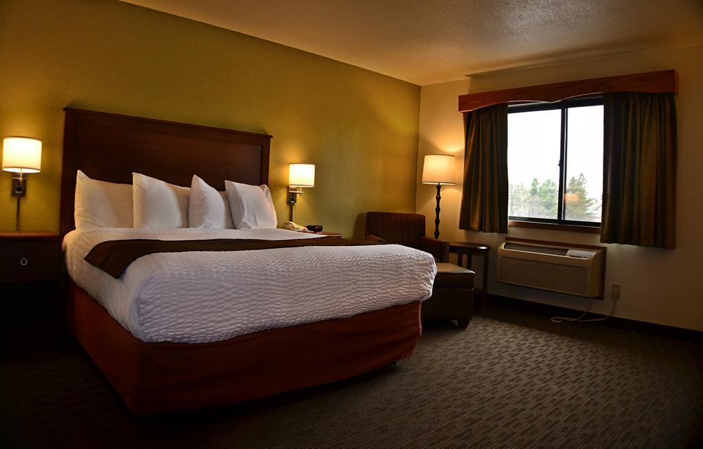 Americinn By Wyndham Calumet Extérieur photo