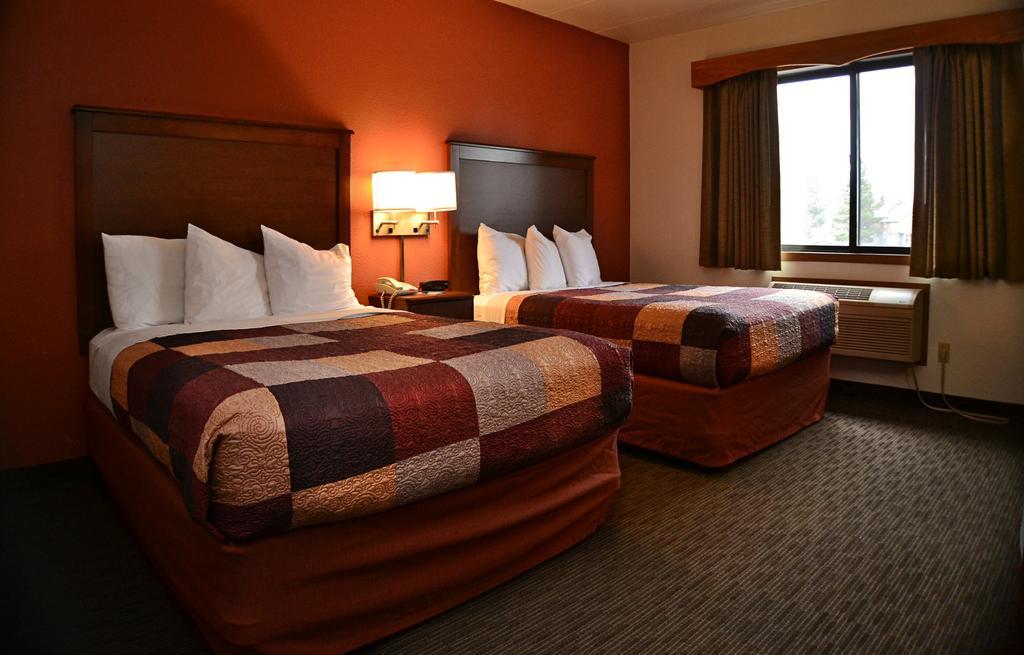Americinn By Wyndham Calumet Extérieur photo
