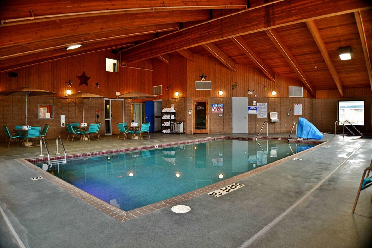 Americinn By Wyndham Calumet Extérieur photo